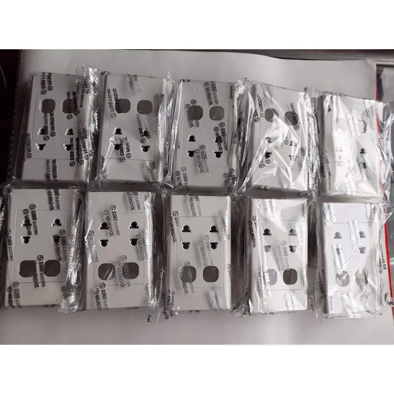 Mặt 2 Ổ Cắm 2 Chấu 16A + 2 Lỗ Sino S18U2XX