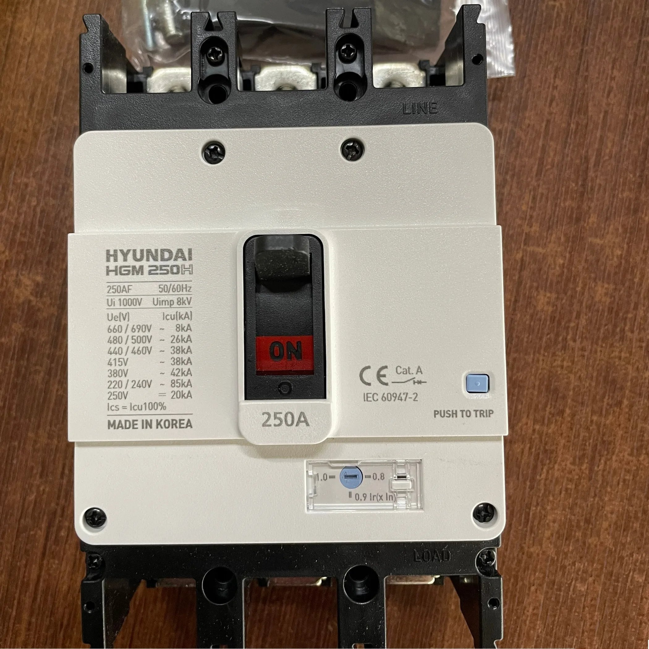 Aptomat MCCB Khối Hyundai 3P 250A HMG250H