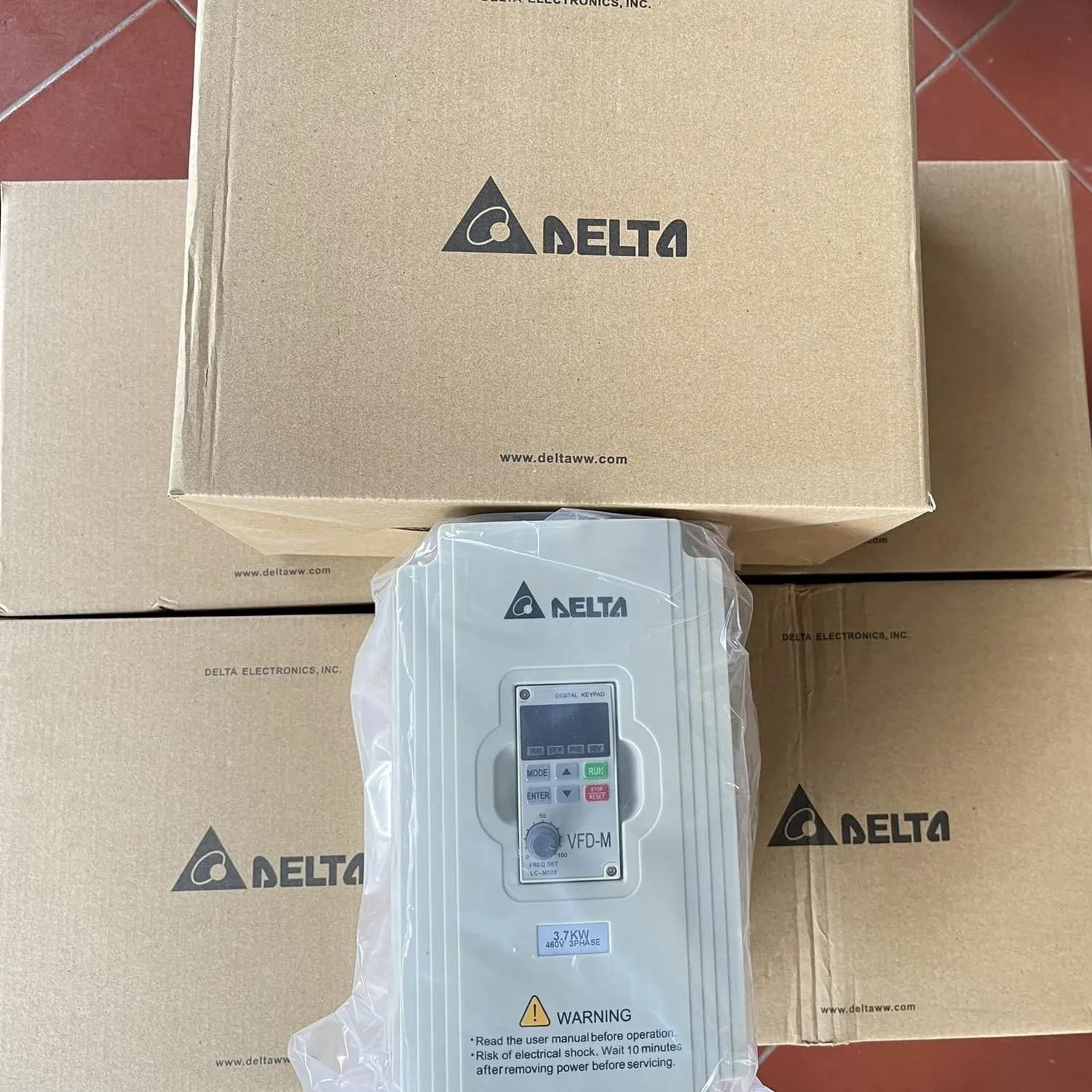 Biến Tần Inverter Delta 3P 400V 0.37W VFD037M43A