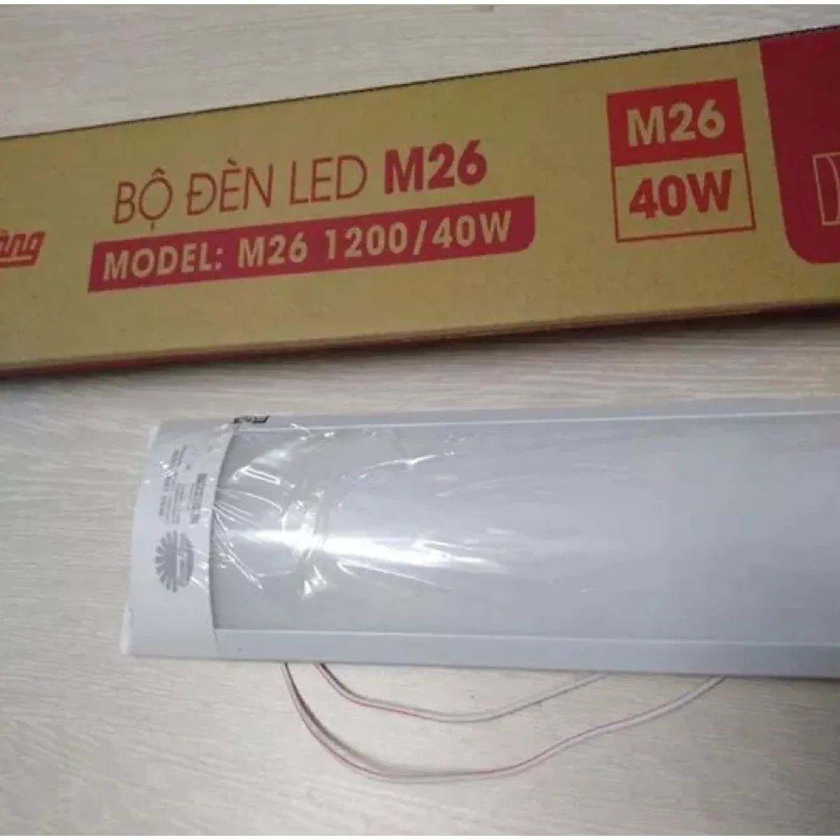 Bộ Đèn LED Bán Nguyệt Rạng Đông M26 1200 40W 6500K