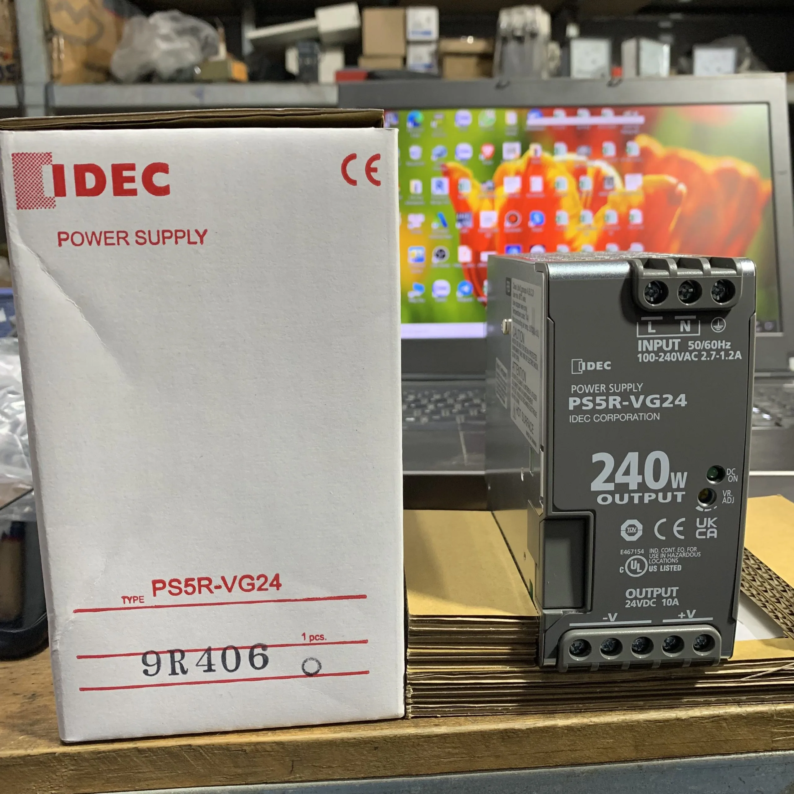 Bộ Nguồn Cài Ray Power Supply Idec 24VDC 10A PS5R-VG24