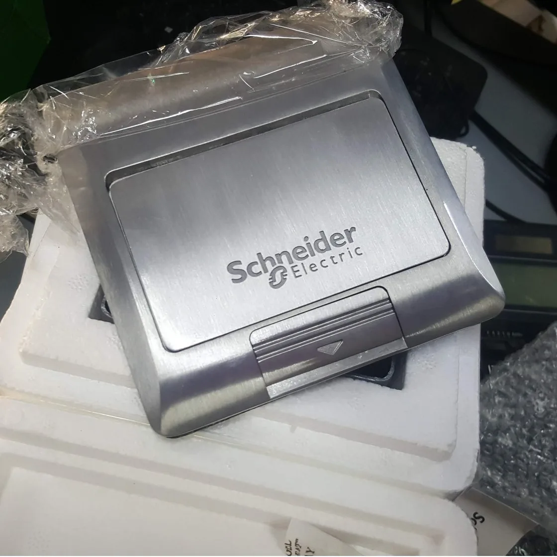 Ổ Cắm Âm Sàn Màu Bạc Schneider E224F_ABE