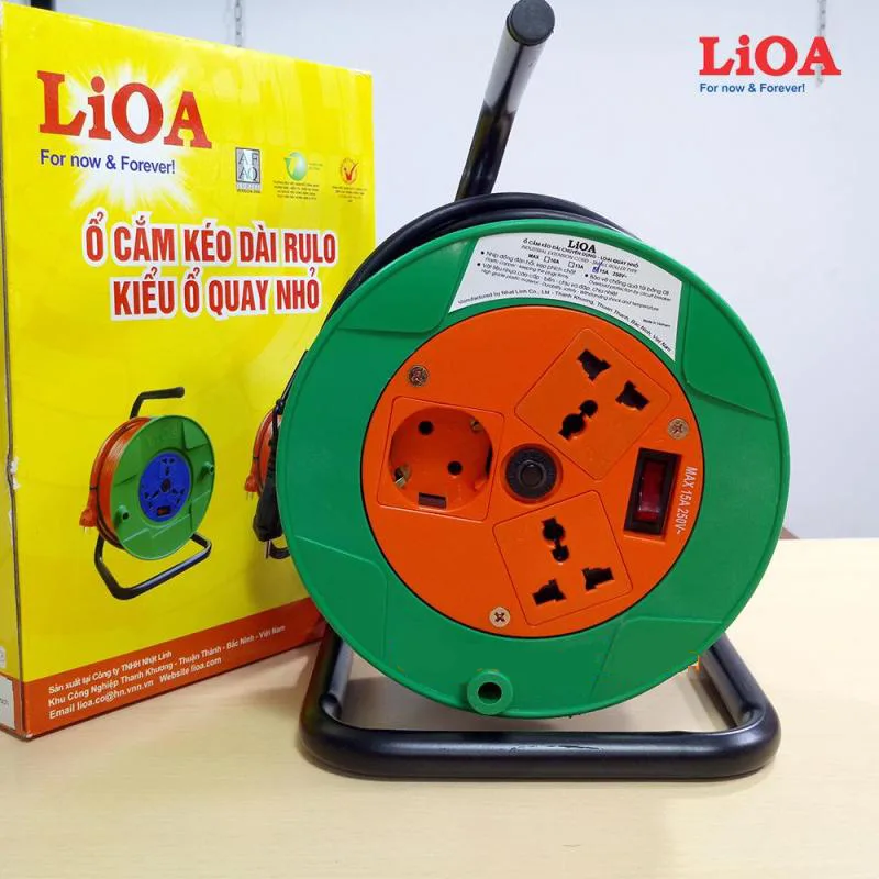 Ổ Cắm Kéo Dài Quay Tay Kiểu Rulo 3 Lỗ Dây 20M Lioa QN20-2-15A