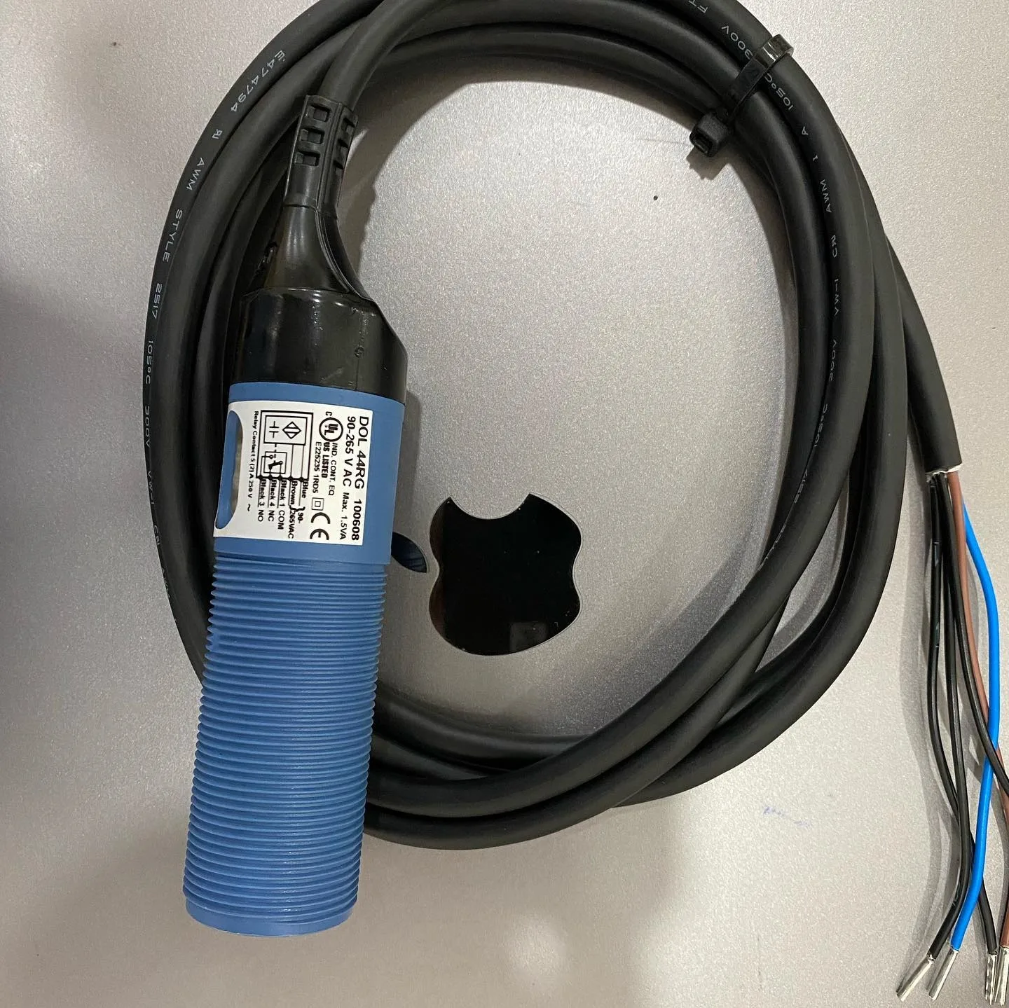 Cảm Biến Điện Dung Capacitive Sensor Dol 44RG 100608