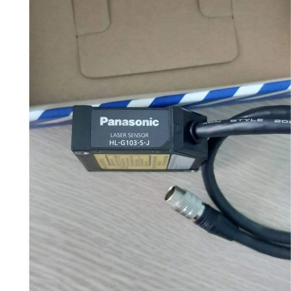 Cảm Biến Sensor Laser Panasonic HL-G103-S-J