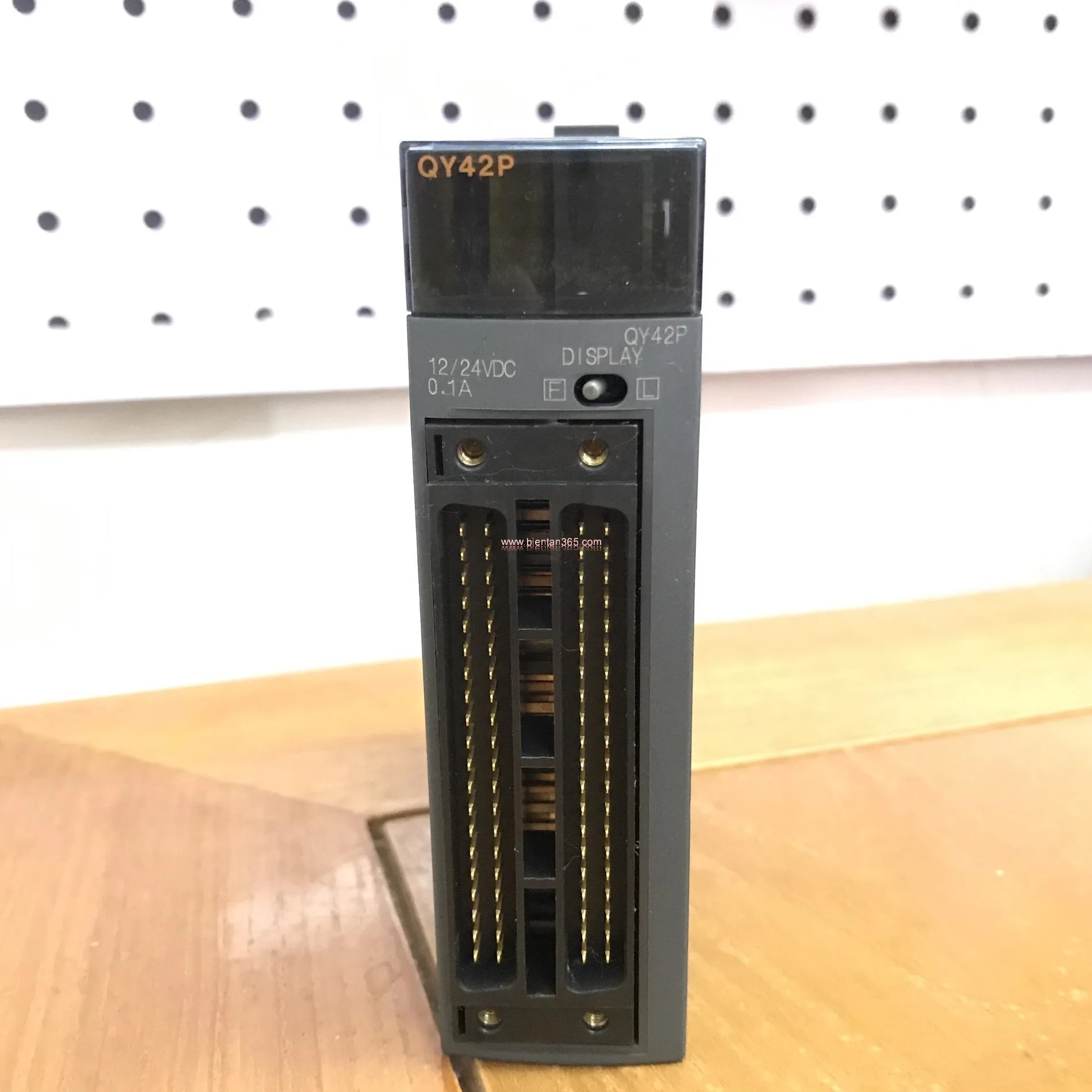 Modul Mở Rộng Output PLC Mitsubishi QY42P
