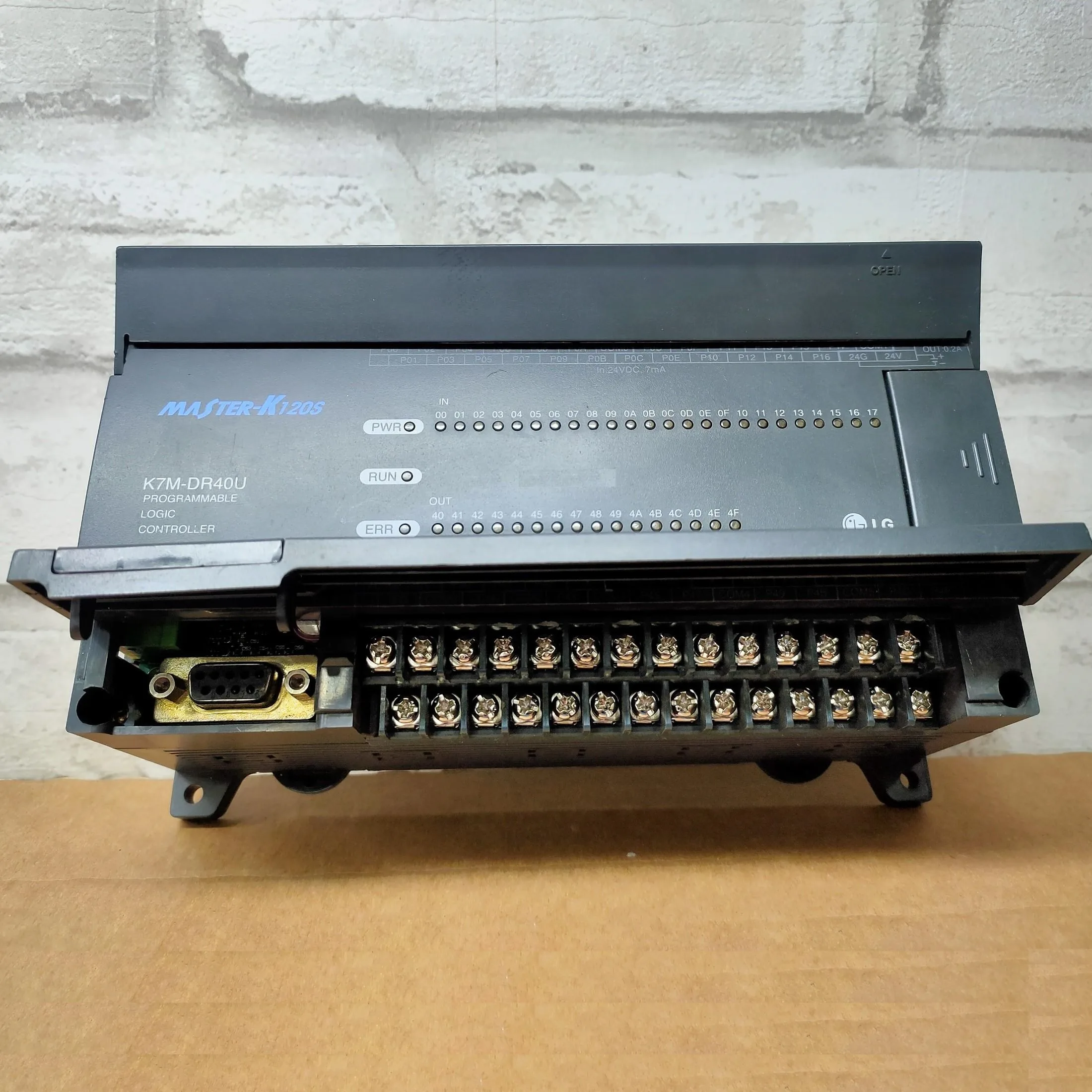 Bộ Lập Trình Điều Khiển PLC LS 24In 16Out K7M-DR40U