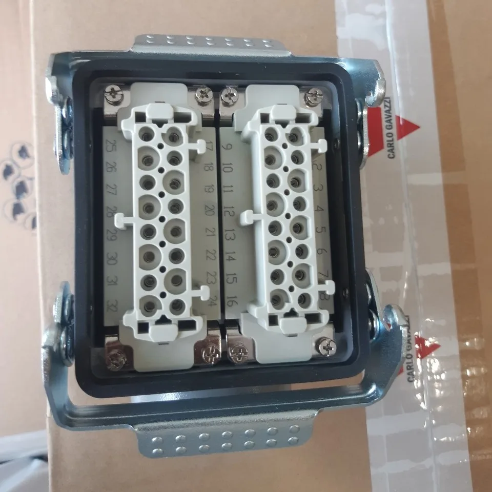 Bộ Phích Cắm Và Ổ Cắm 32 Chân Degson DA-032
