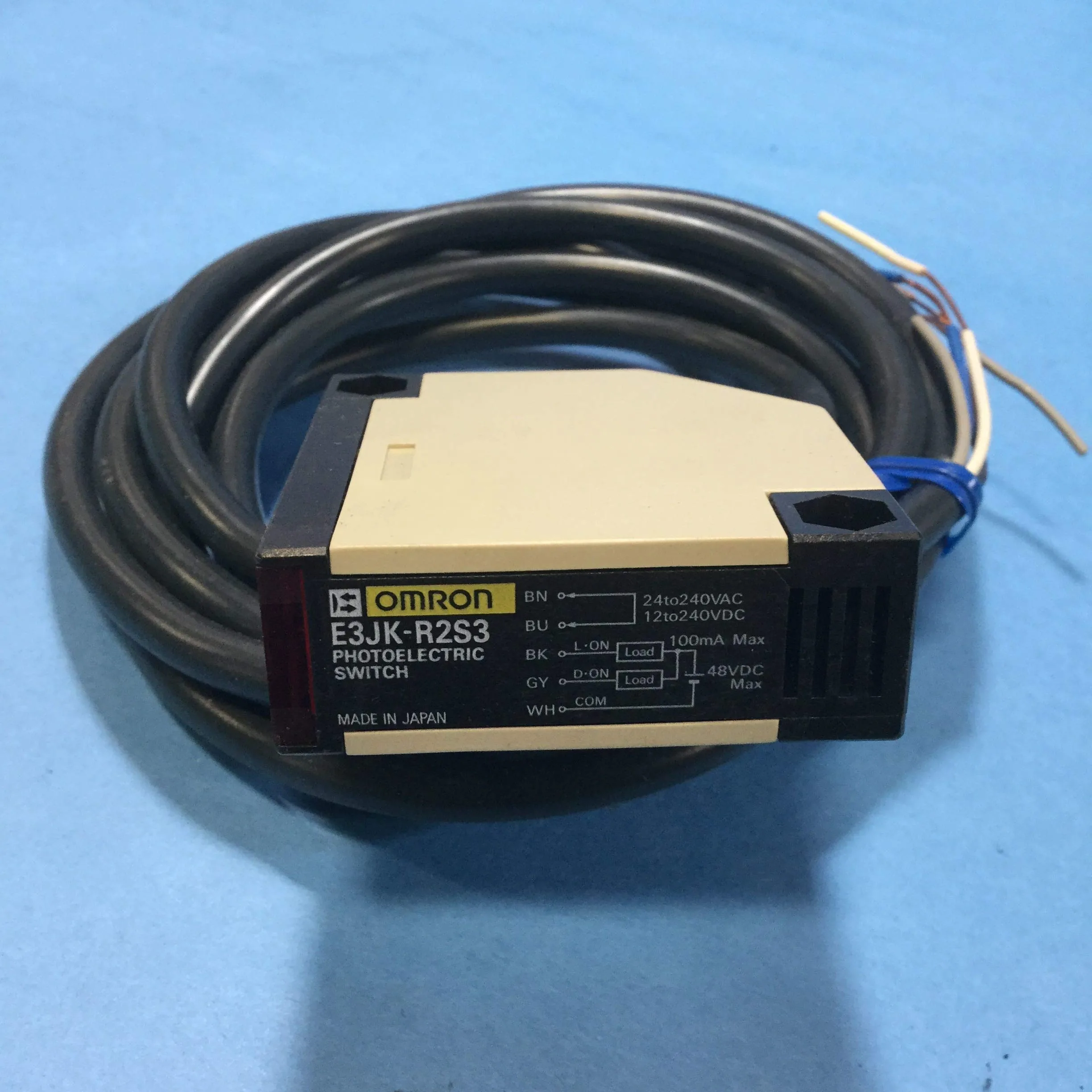 Cảm Biến Quang Photoelectric Sensor Omron E3JK-R2S3