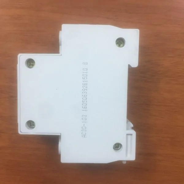 O cam cai thanh ray 16A_ dailythietbidiencongnghiep.com